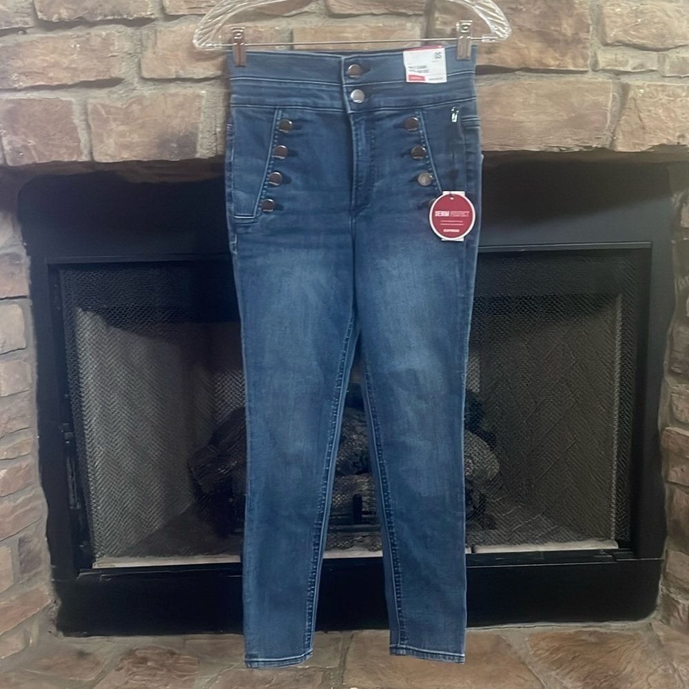 NWT Express Ankle Legging Super High Rise Stretch Denim Perfect jeans. Size OS